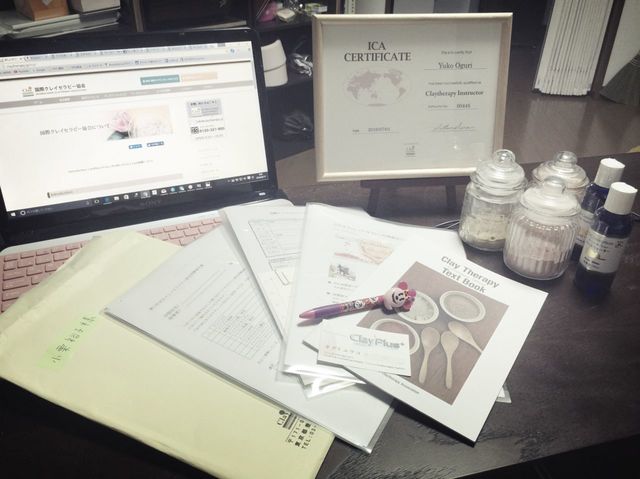 クレイとベンガラ。CLE O GREEN