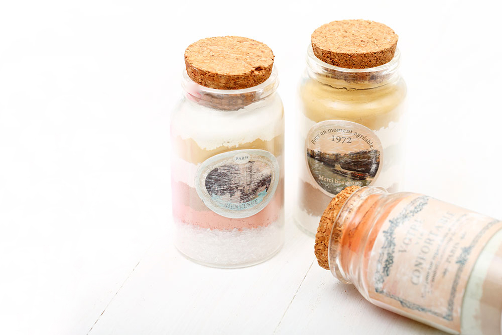 小瓶に入ったクレイ