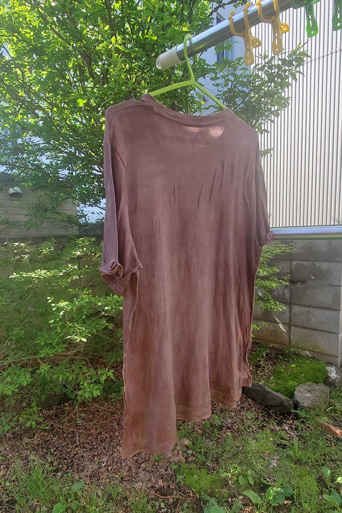 染めた直後のTシャツ